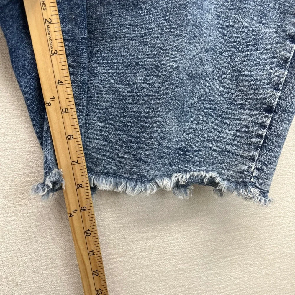 Cato Est 1946 Denim Shorts Cutoff Frayed Raw‎ Hem Blue Wash Casual Curvy Size 14